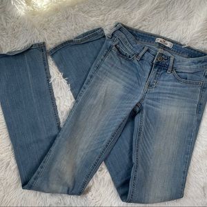 HOLLISTER LIGHT WASH JEANS